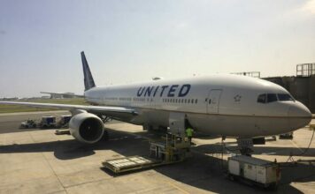 United Airlines retirará 24 aviones Boeing 777 tras la falla del vuelo en Denver