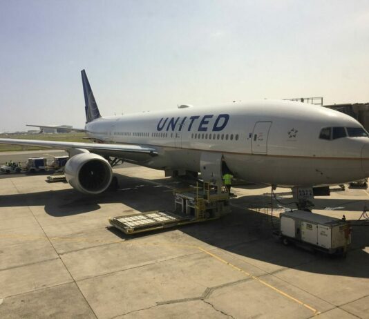 United Airlines retirará 24 aviones Boeing 777 tras la falla del vuelo en Denver