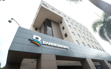 Otorgan tres premios al Banco de Reservas