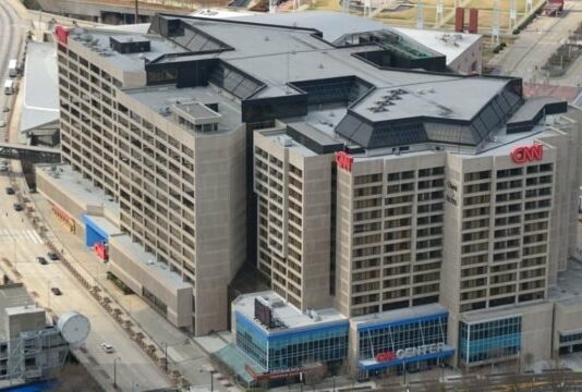 CNN pierde casi la mitad de su audiencia desde la salida de Trump