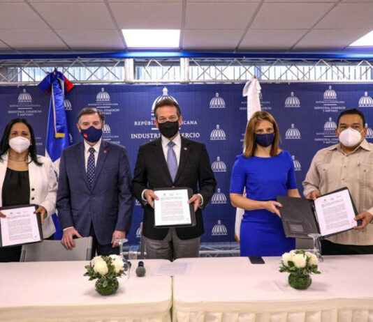 MICM, ONDA, Altice, Claro y COMTEC firman acuerdo para combatir la piratería