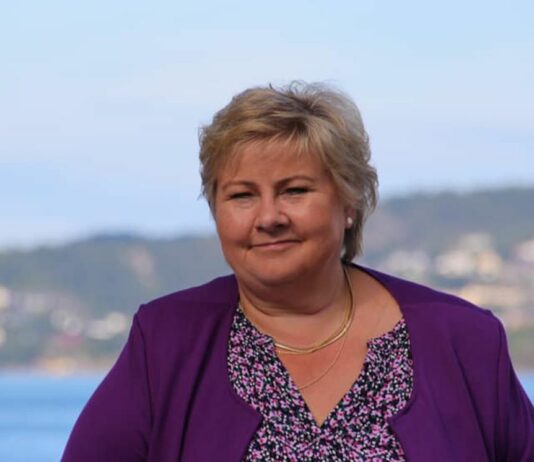 De la premier multada por un cumpleaños a otros líderes y funcionarios que violaron las restricciones