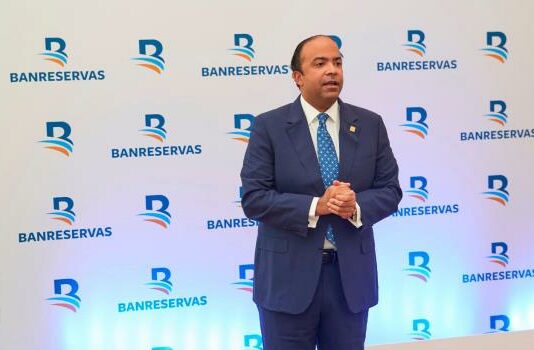 Fitch Ratings mejora perspectiva de Banreservas