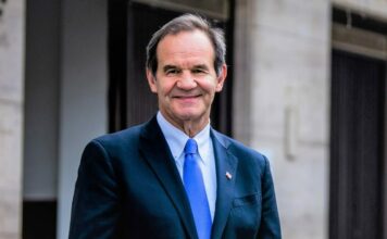 El canciller chileno, empujado a renunciar a un mes del término de Gobierno de Piñera