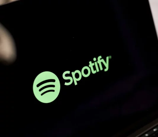 Apps: Spotify lanza una función para hacer karaoke que le pone puntaje al canto