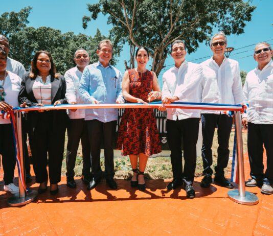 Primera dama, MICM y Popular remozan Parque Central Boca Chica