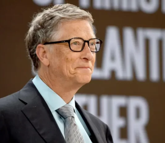 Bill Gates lanza otra temible predicción: estos son los trabajos que desaparecerán por culpa de las IA