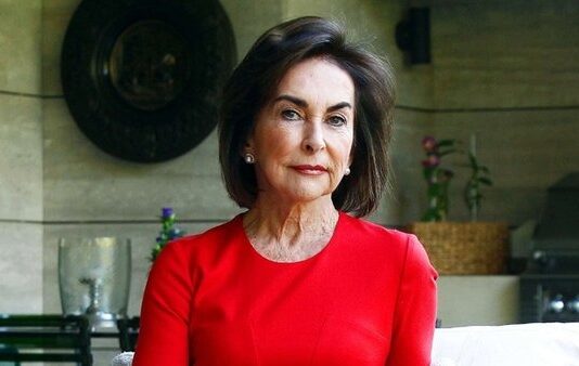 Cómo hizo su fortuna Iris Fontbona, la viuda que se transformó en la persona más rica de Chile