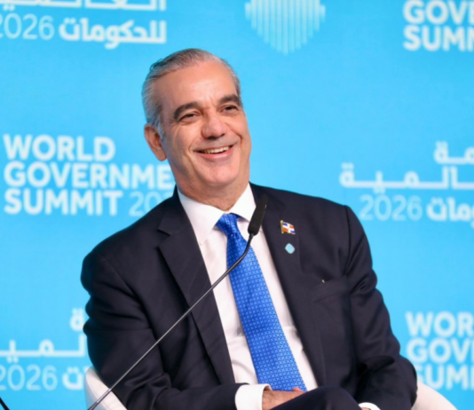 Presidente Luis Abinader regresó al país tras exitosa jornada en Emiratos Árabes Unidos