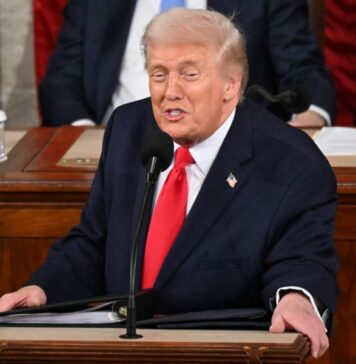 Trump presume de su gestión económica y migratoria en el más largo discurso del Estado de la Unión